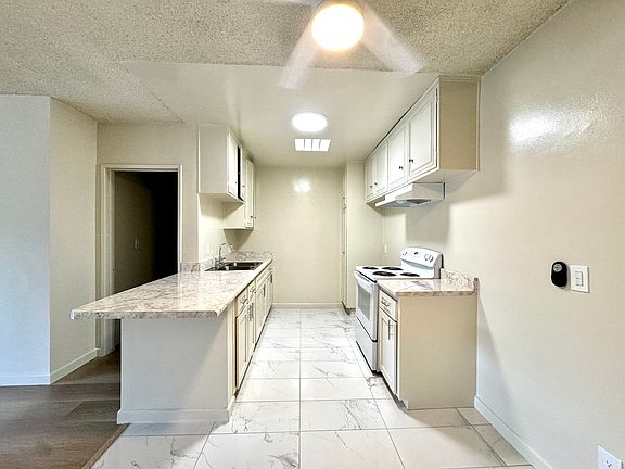 2nd image of 233 S Hobart Blvd
