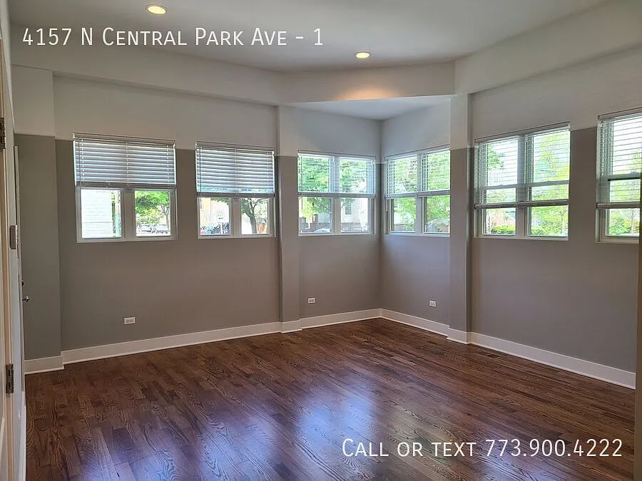 Unique Corner Duplex 2 Bed 1 Bath With Parking Included — Photo 2