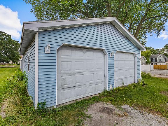 5th image of 207 E Taylor St