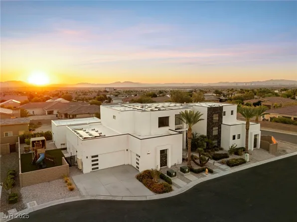 9760 Solar Ave, Las Vegas, NV 89149