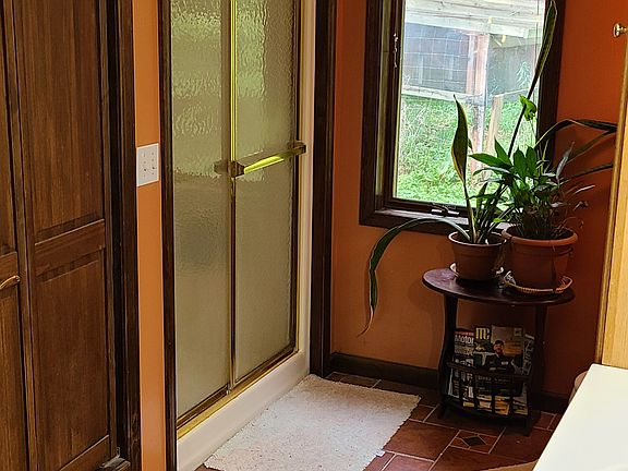 1st floor bath and laundry