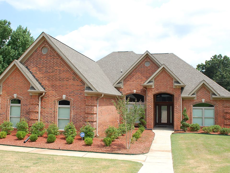 1st image of 1004 Brown Dr