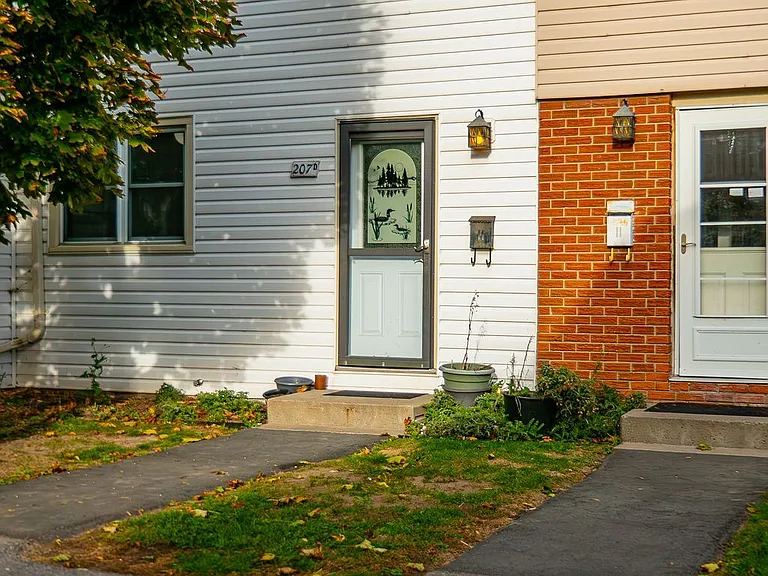 207D Park St N — Photo 4