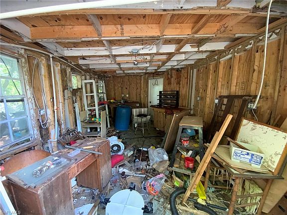 3rd image of 545 Evergreen RD