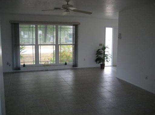 2nd image of 815 Brenda Ct