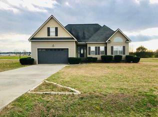 101 Lancaster Point Dr, Pikeville, NC 27863