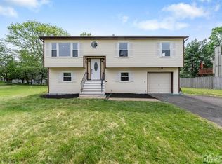 5 Tina Ct, Piscataway, NJ