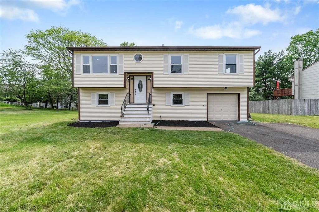 5 Tina Ct photo 1