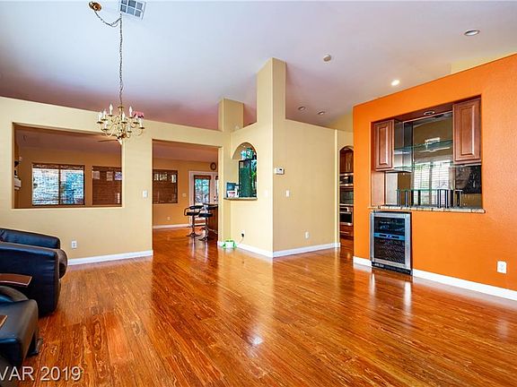 4th image of 8204 Harrogate Ave