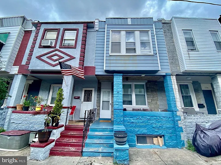 2528 S American St — Photo 2