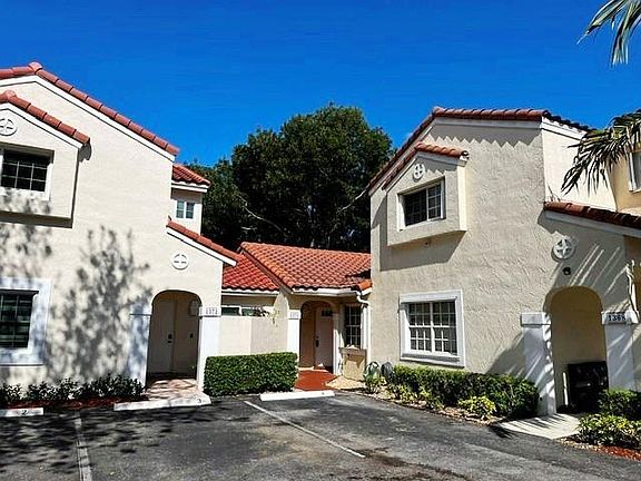 2nd image of 1370 Cottonwood Cir #183