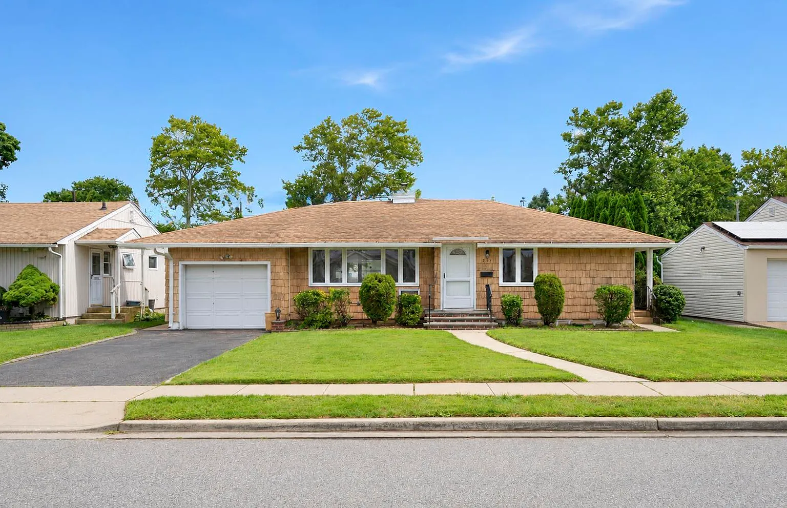 3 bed, 1300 sqft, $4,800 — Photo 3