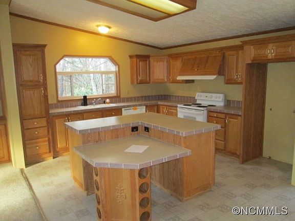 3rd image of 19 Cumbres Dr