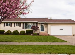 3925 W 213th St, Fairview Park, OH
