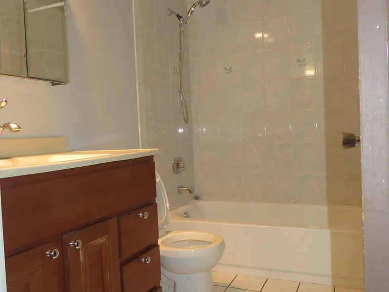 4421 Prescott Ave #10 — Photo 4