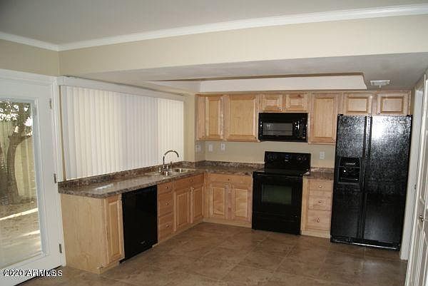2nd image of 4654 N 19th Ave
