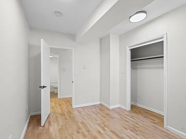 2451 Albany St — Photo 11