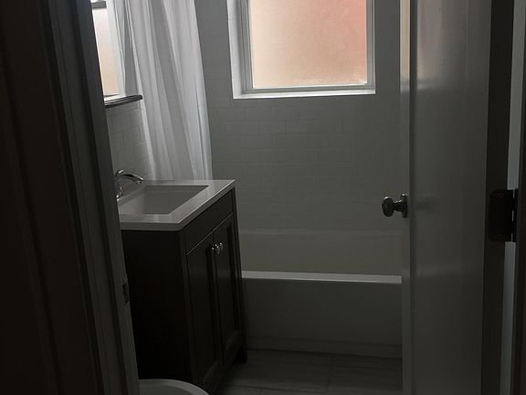 4th image of 4835 W Dakin St #Garden