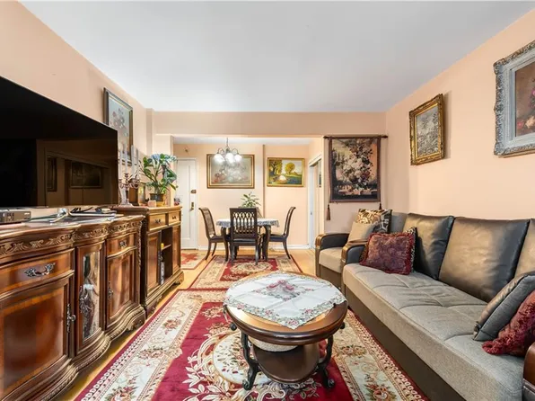 2140 Knapp St APT 2A, Brooklyn, NY 11229