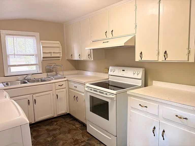 419 Central Ave — Photo 6