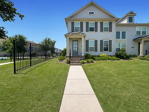 8913 Swallowtail St Photo 1