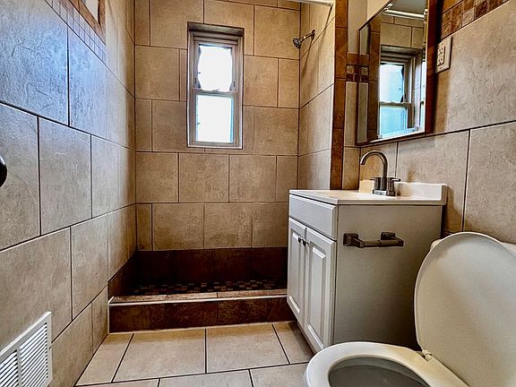 4th image of 231 E Xenia Dr #C