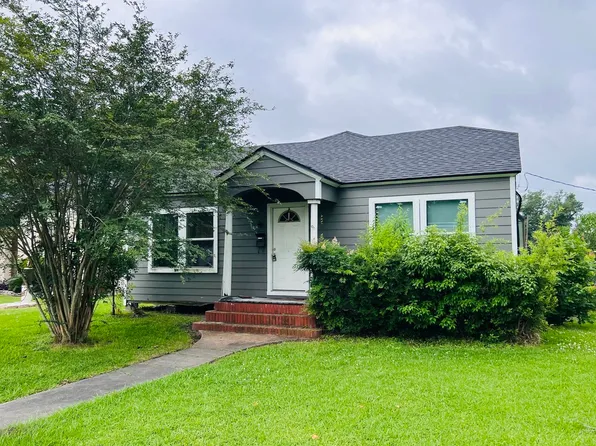 923 N 14th St, Nederland, TX 77627
