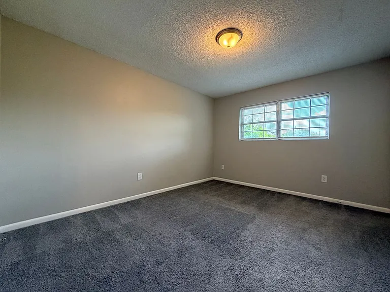 670 Hobbs Dr — Photo 19