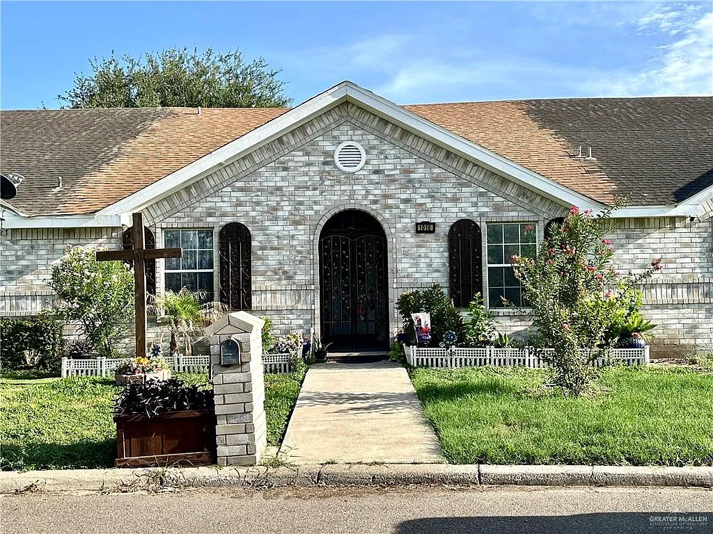 2 bed, 2.0 bath, 1100 sqft, $1,100 — Photo 1