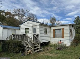 560 Youngs Dr, Front Royal, VA