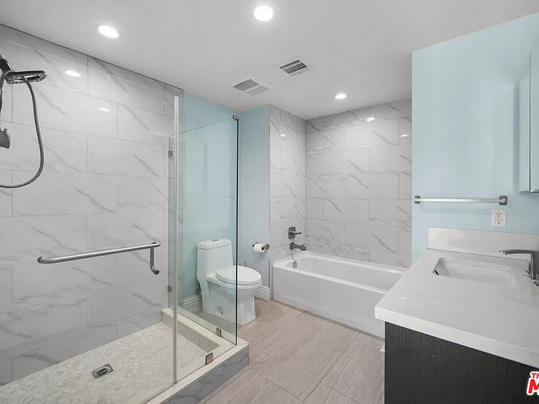 2939 W Leeward Ave #407 — Photo 17