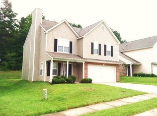 2423 Sunset Oaks Dr, Charlotte, NC 28216