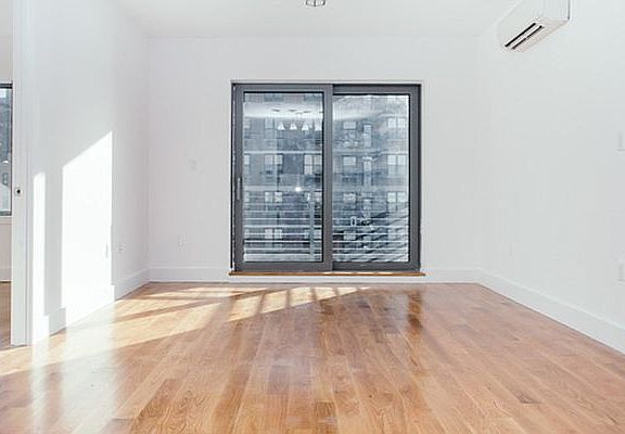 2nd image of 876 Bergen St APT 1B