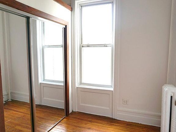 5th image of 547 Hancock St APT 3R