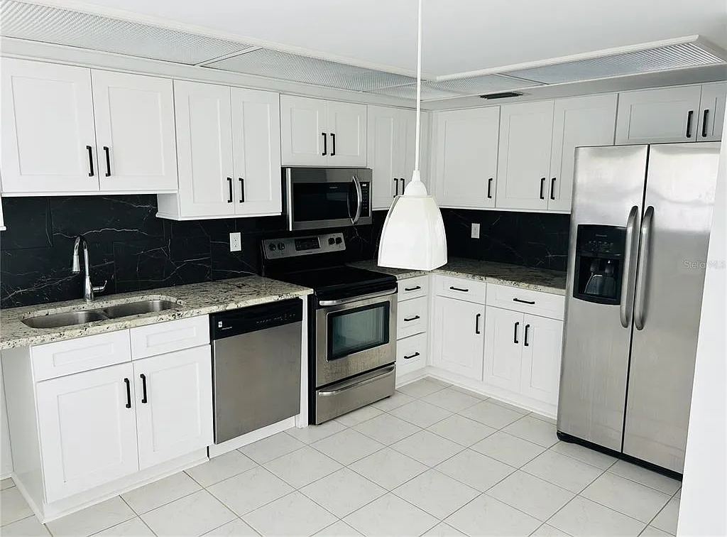 2 bed, 2.0 bath, 1250 sqft, $2,200 — Photo 4