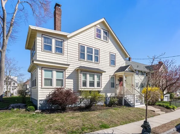 139 Bartlett Ave #1, Belmont, MA 02478