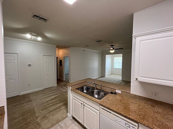 5th image of 1301 Eastern Pecan Pl Unit 207