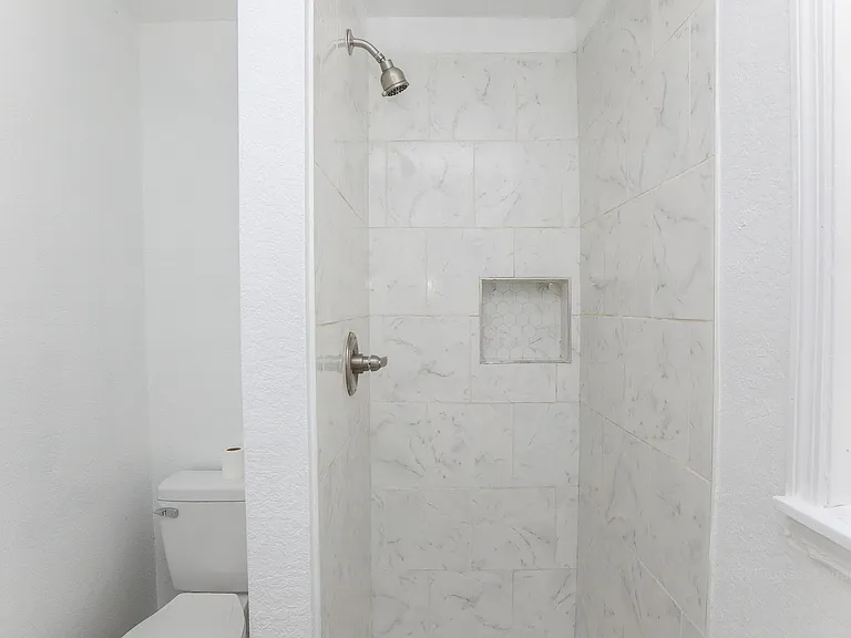 1609 Richmond Ave — Photo 28