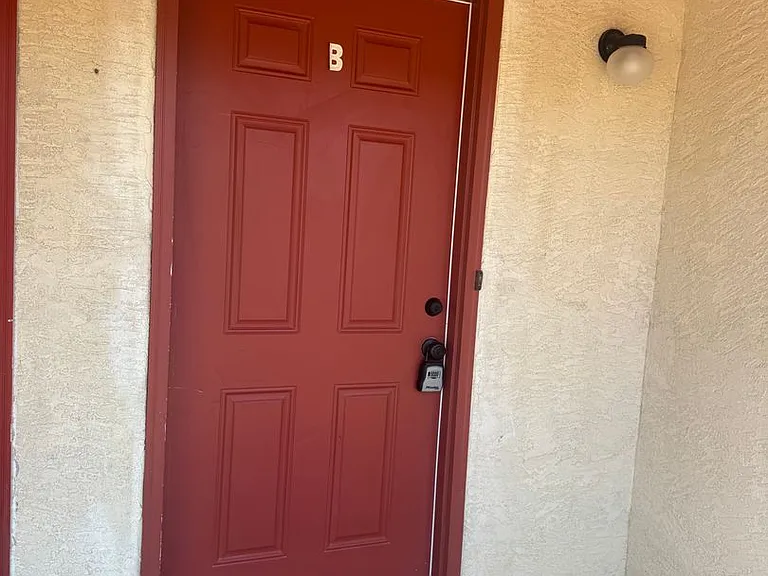 Norman Ln — Photo 3