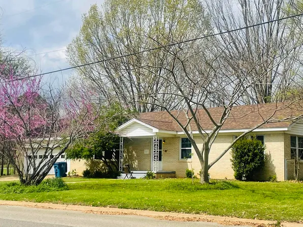 302 Woodlawn Ave, Jacksonville, TX 75766