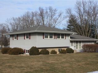 212 Oxford Dr, Decatur, IL 62521