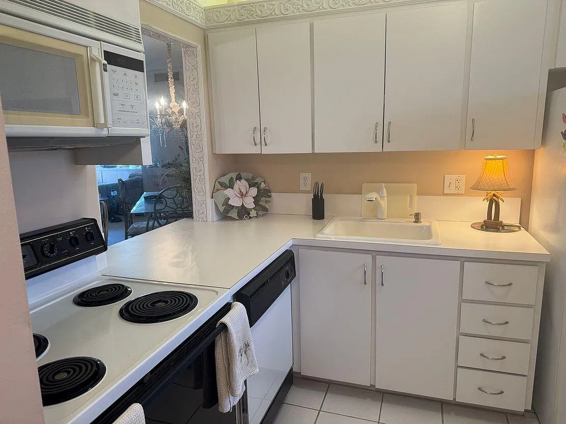 2 bed, 2.0 bath, 1000 sqft, $1,600 — Photo 4