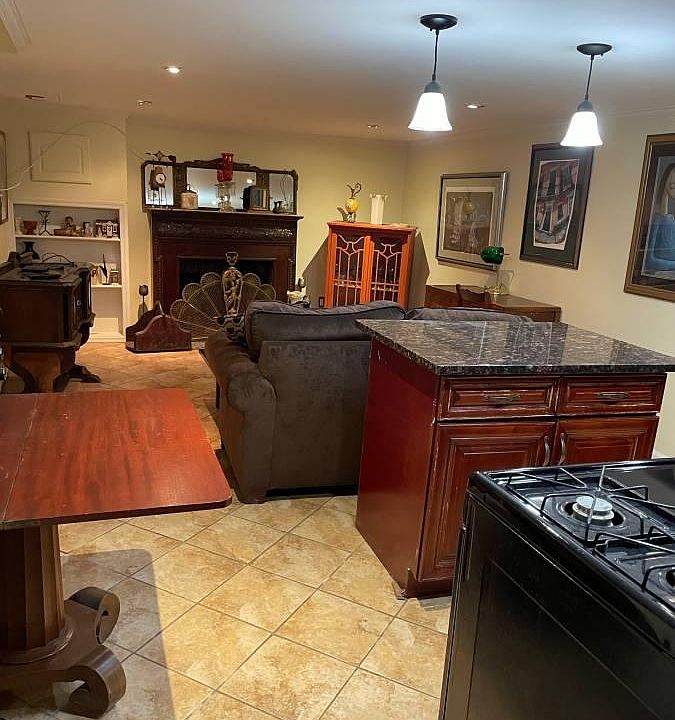 1st image of 271 Ashford Ave #1
