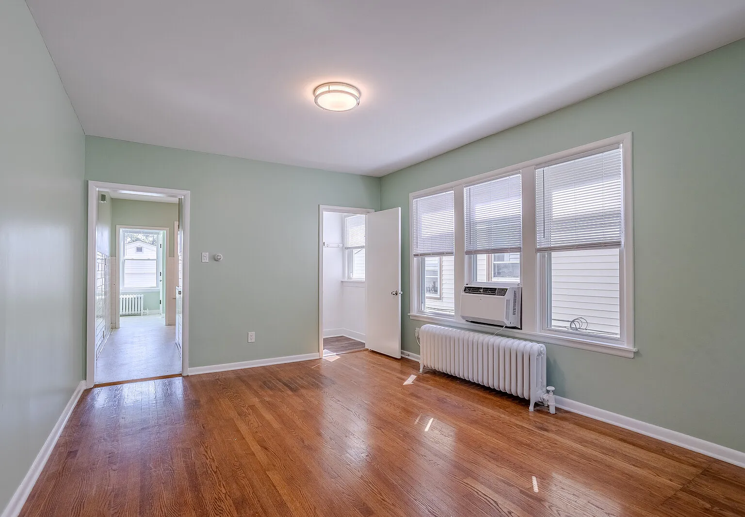 2 bed, 1100 sqft, $2,025 — Photo 3