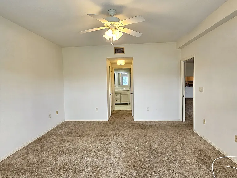 6025 Chardonnay Ln #1-102 — Photo 20