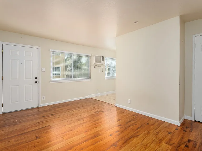 2732 San Jose Way — Photo 13