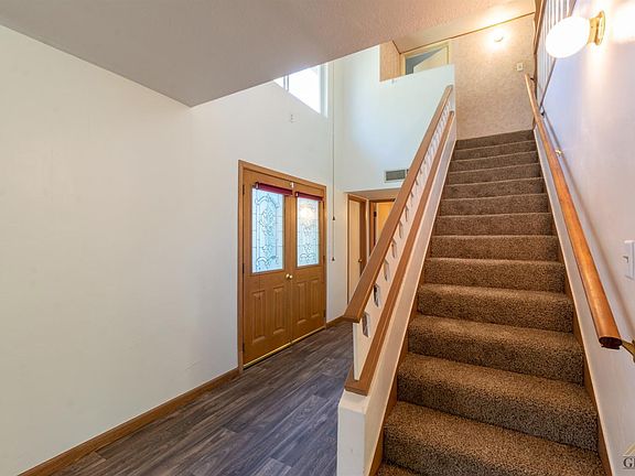 4th image of 6305 Mignonette St