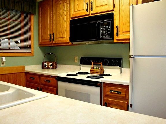 5th image of 350 Chatham Ct