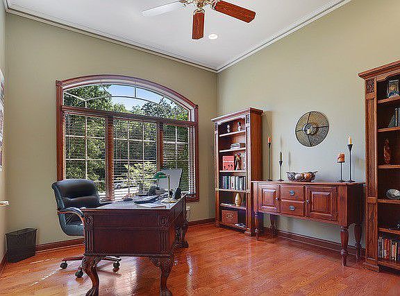 3rd image of 16730 S Brentwood Ct