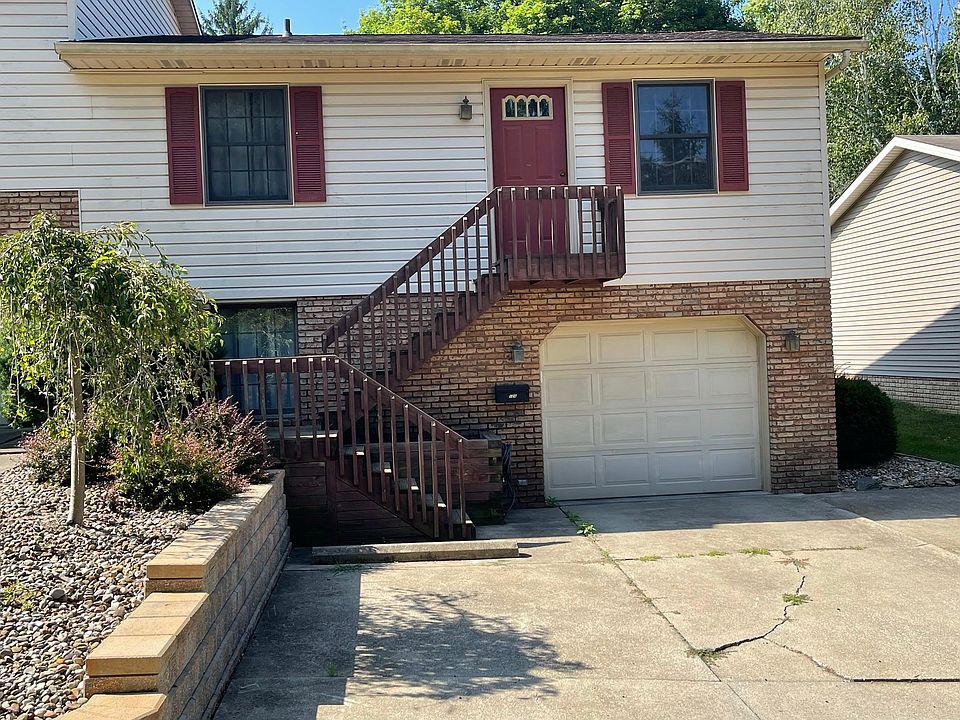 1st image of 126 Summit Ave NE